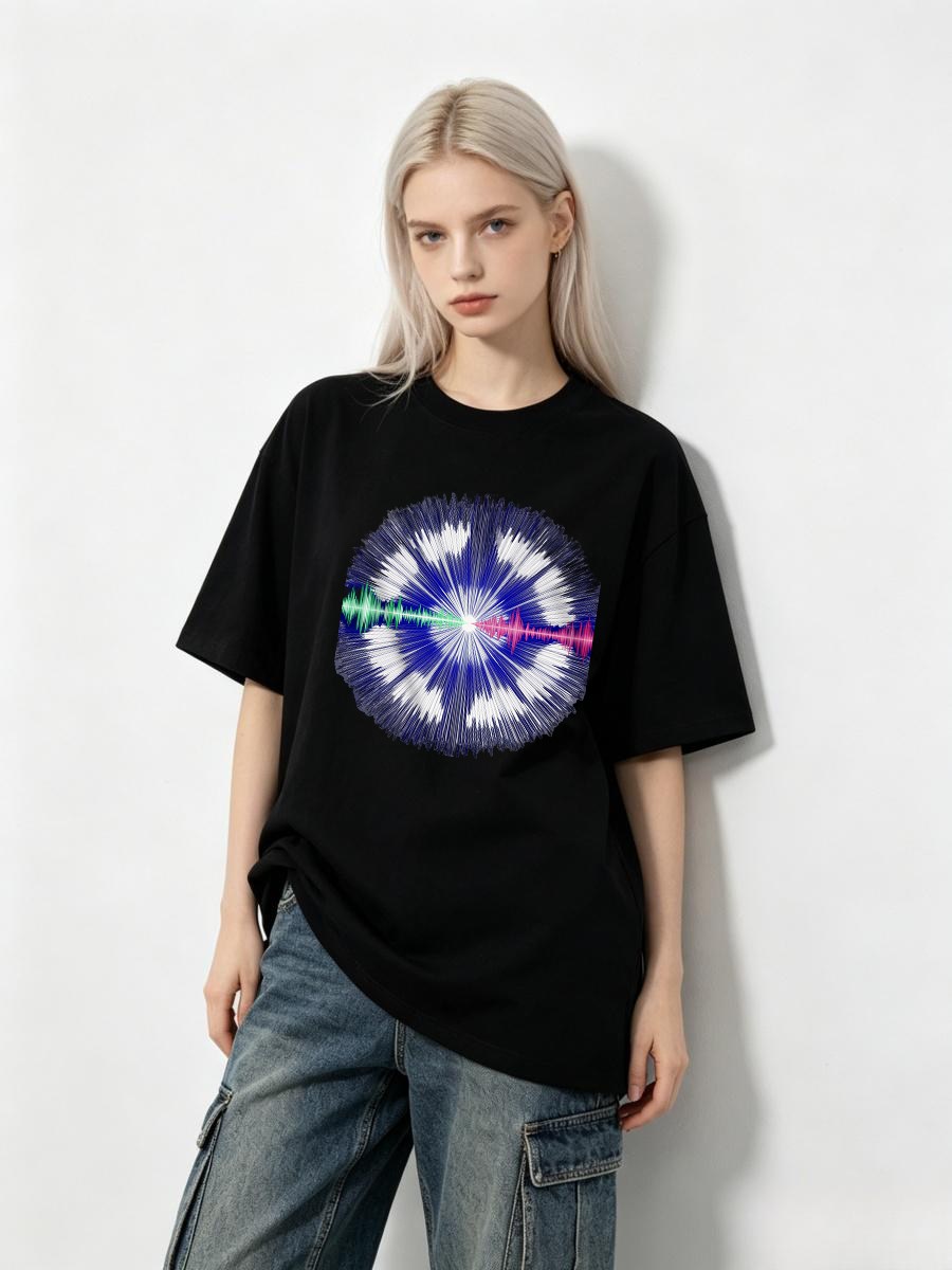 Sewing Thread In Textile - 女性用 T シャツ 糸模様の縫製工芸品 クリエイティブ ファッション