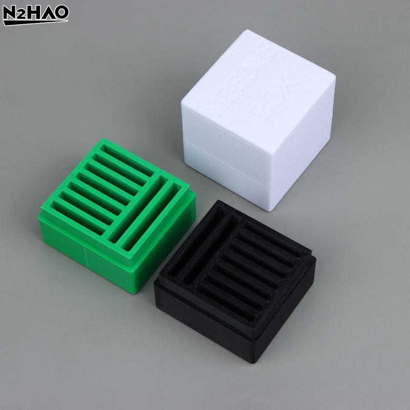 Sewing Machine Needle - 1個入り 旅行用 9スロットミシン針収納ボックス、整理整頓されたクラフトプロジェクト用の9つのコンパートメント付き、自宅で簡単にアクセス可能